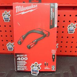 Milwaukee 400 Lumens LED REDLITHIUM Rechargeable Neck Light