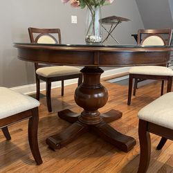Wooden Dinning Room Table With Chairs 