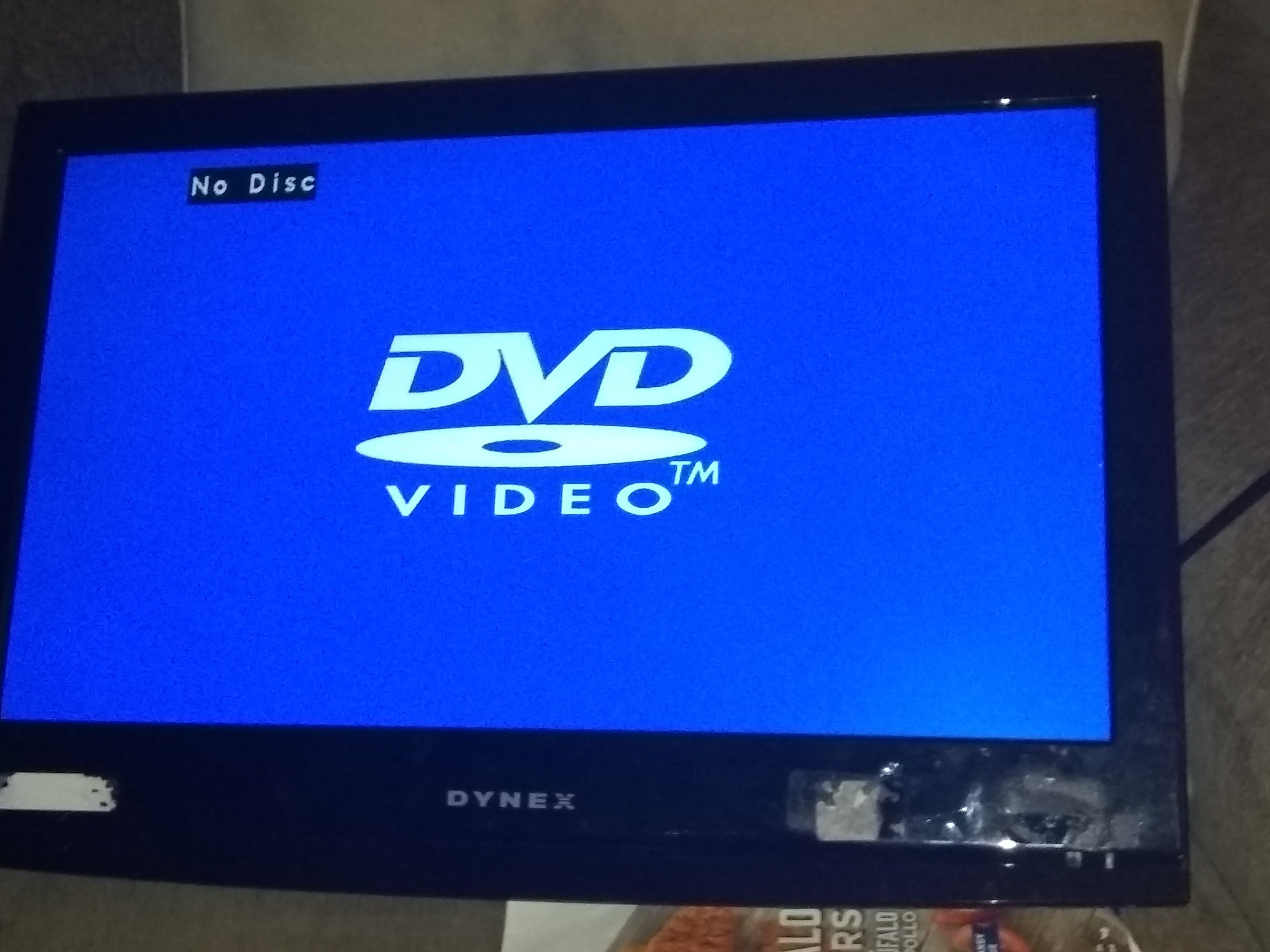 32" TV built in DVD player Dynex