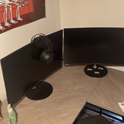 Brand New Set Of Curved Monitors For Gaming Set Up 
