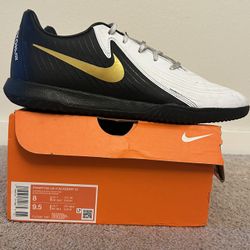 Men’s Nike Phantom GX II Academy IC - Size 8 