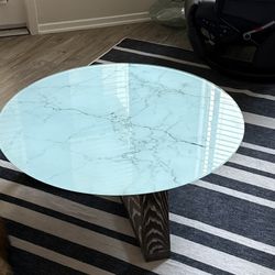 Great 36” Coffee Table Needs Good Home