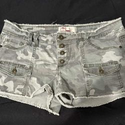 LEI Camouflage Shorts 