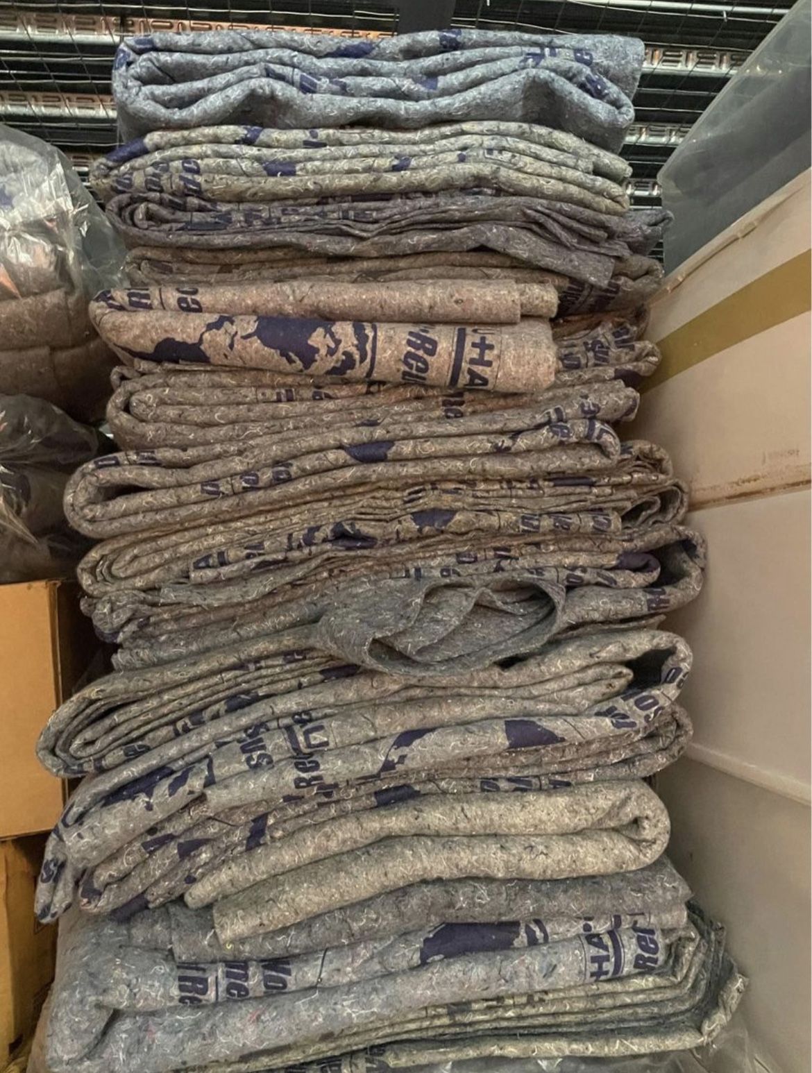 Uhaul Large Furniture Pads / Moving blankets ~ 85 х 68” / $6 ea / +150 available