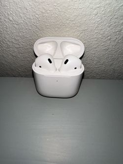 Apple AirPods Wireless Charging Case White Bluetooth Earbuds