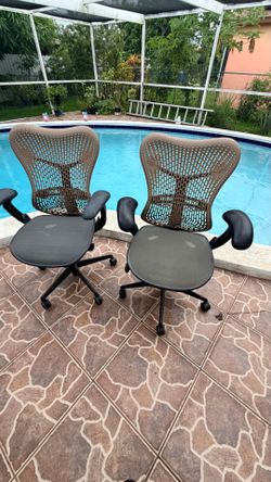 Ergonomic Mesh Office Chairs – Rolling & Adjustable