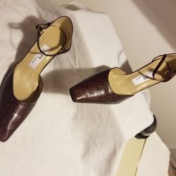 Burgundy strap Etienne Aigner leather strap pumps