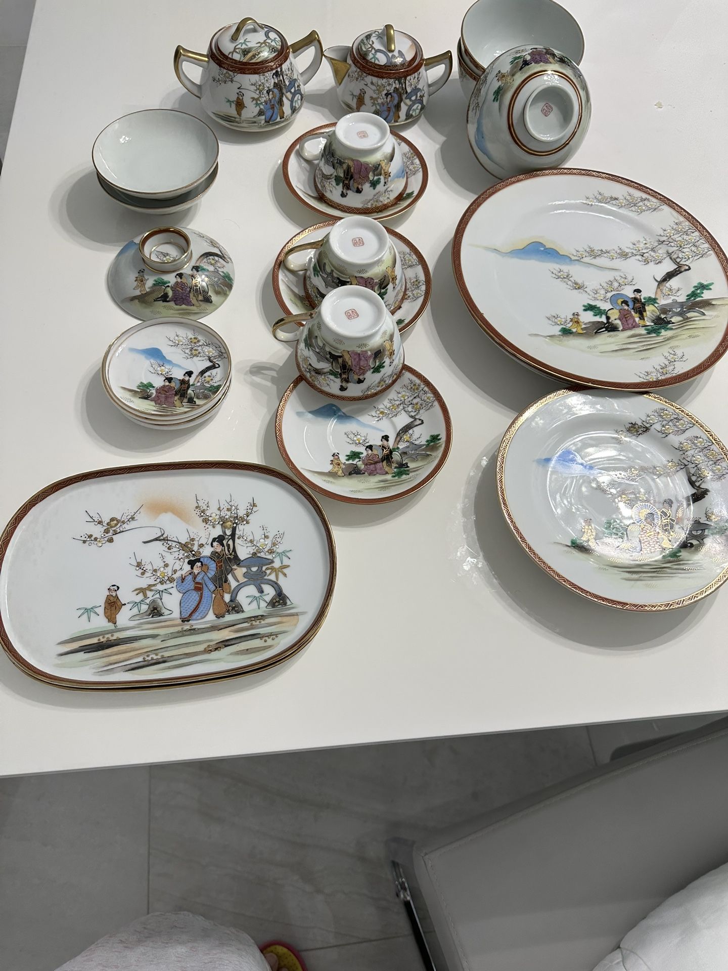 China  fine Porcelain  Dinnerware 