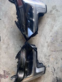 2022-2025 Toyota Tundra head lamps