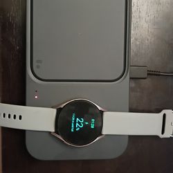 Samsung Galaxy Watch 4 with Samsung 3 in 1 charging pad