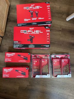Milwaukee M12 FUEL Tool Combo and Shockwave Drill Bit Sets