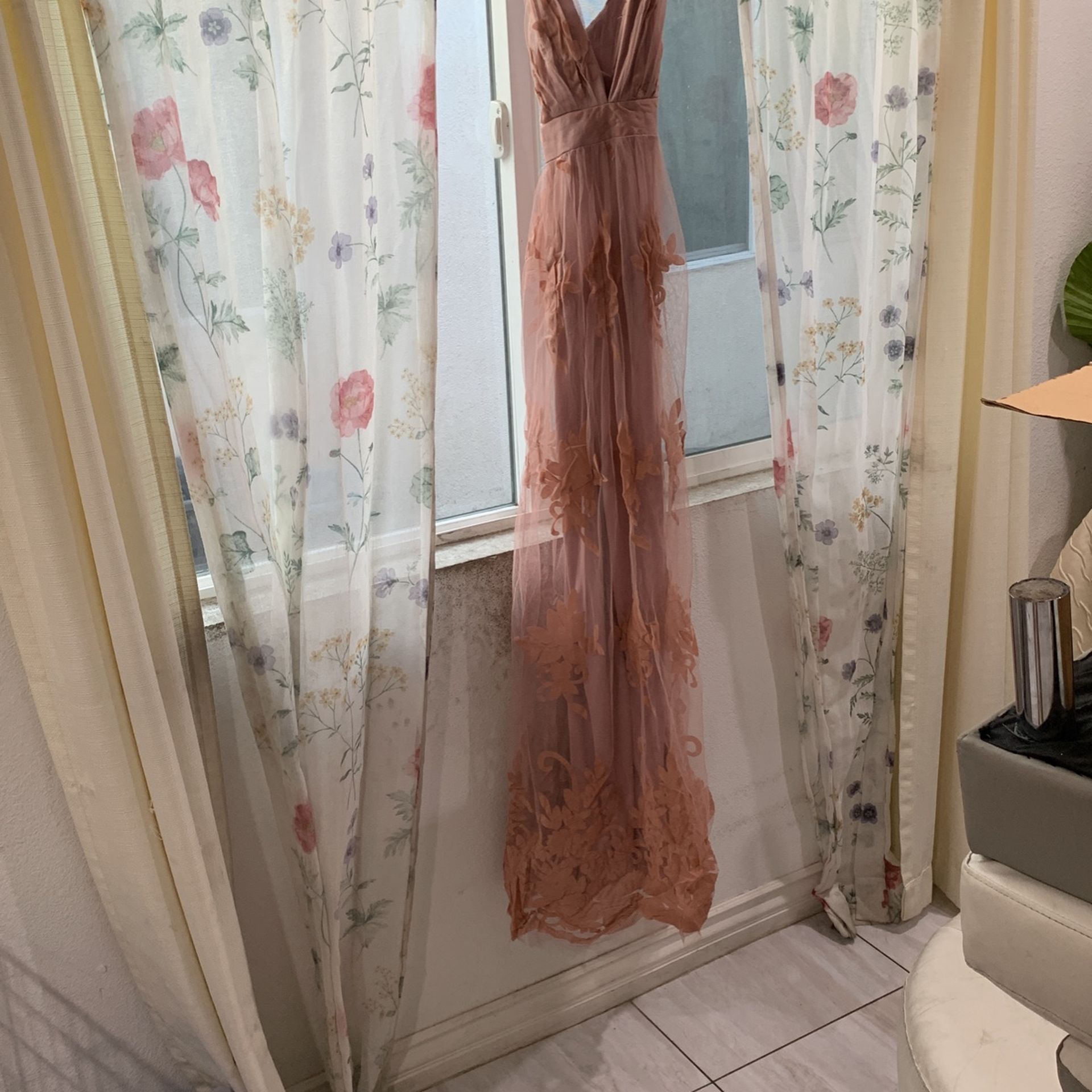 Blush Showpo. Dress Size 10m