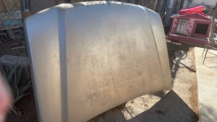 Chevy Silverado 2005 hood cover