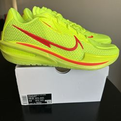 Nike GT Cut EYBL Sz 10.5m