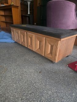 Lane CEDAR Chest Vintage
