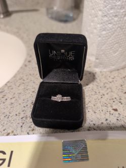 14 karat white gold Wedding/engagement ring