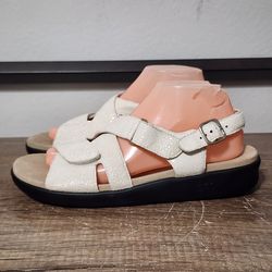 SAS Huggy Tripod Comfort Women's Strappy Sandals Shoes Size 10