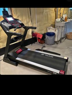 SOLE F80 TREADMILL ( LIKE NEW & DELIVERY AVAILABLE TODAY)