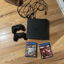 PS4 Slim 