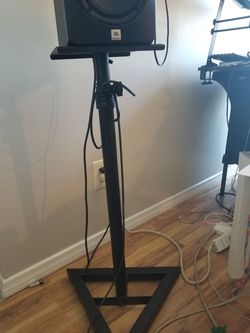 Studio speaker stands