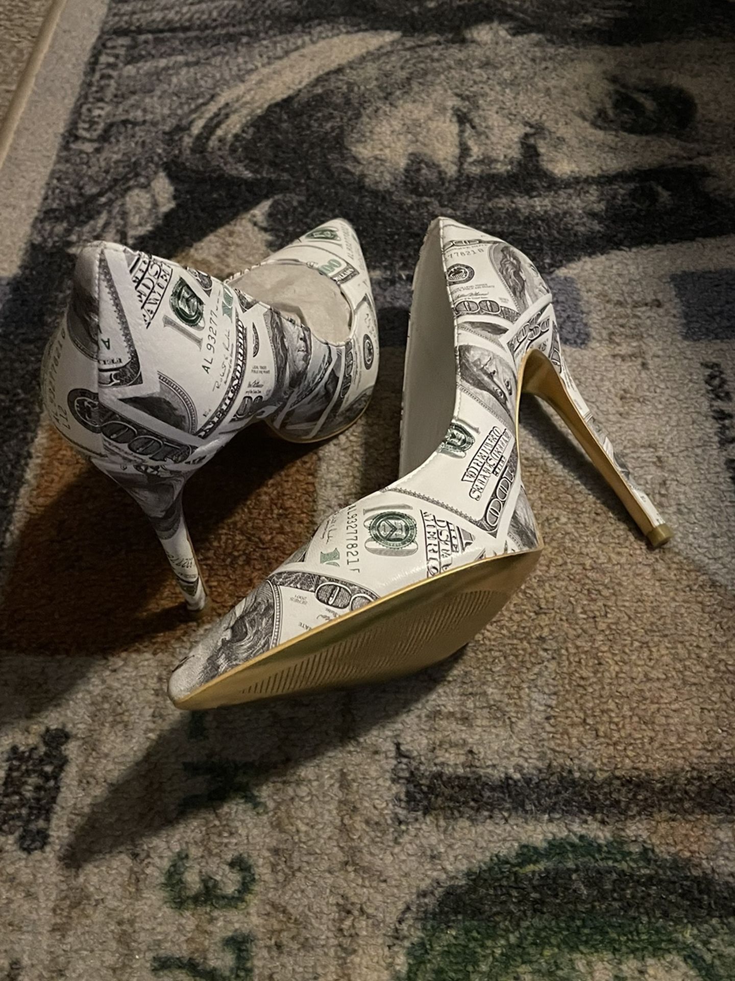 Big money Shoes NeVer Worn. Size 10.
