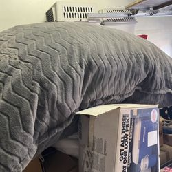 Lounge Company Crash Foam Pillow