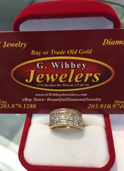 14 Kt yellow gold diamond ring