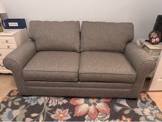 Like new- full size (37x70) pull out sleeper sofa