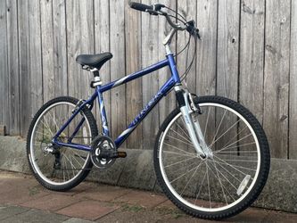 Trek Navigator 200 Comfort Hybrid Bike - 18.5" Frame (26" Wheels)