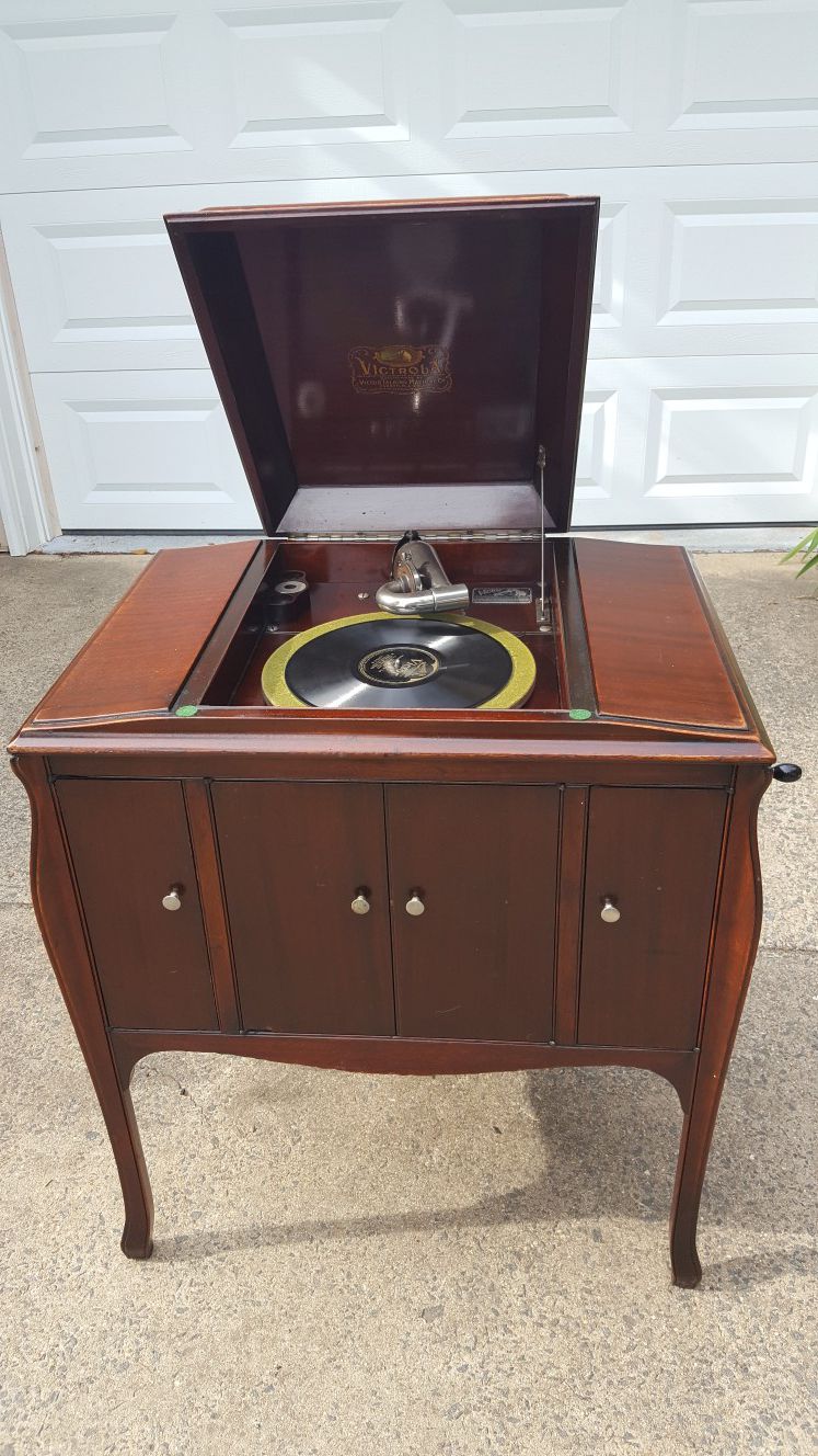 1923 Console Victrola Phonograph Record Player