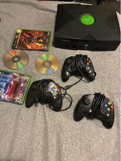 Xbox original 4 games 3 controllers *only 1 dongle* (NO CABLES)