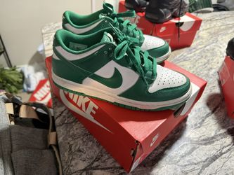 Kids shoes size 4