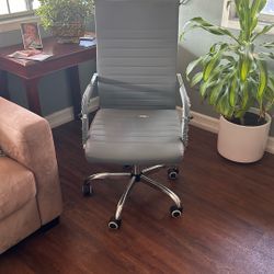 Desk Chair$40