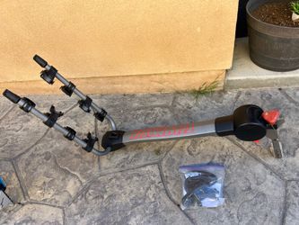 Yakima Ridge Back Tilt Away hitch fits 4 bikes comes with key asking $250 thanks