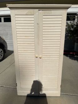 Craft cabinet