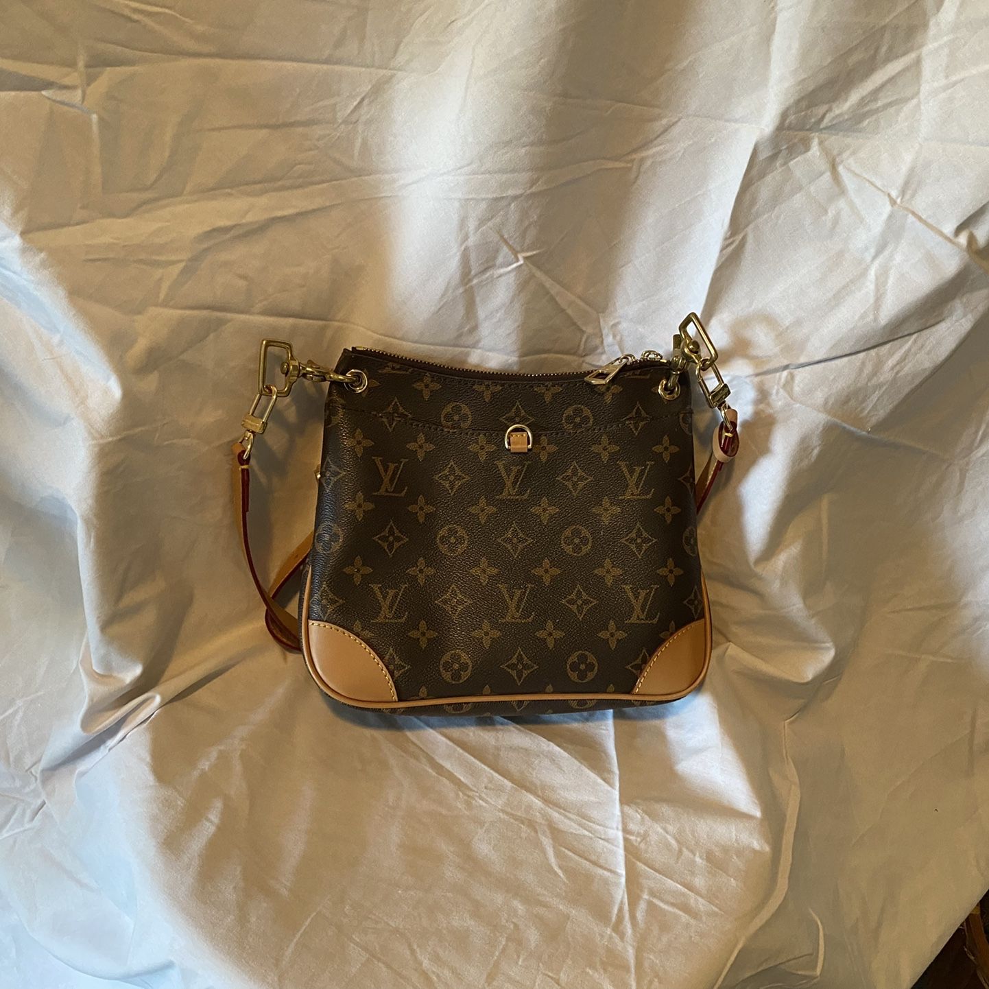 Birkin Leather bag (Gucci, Prada, Louis Vuitton, Chanel) for Sale in  Houston, TX - OfferUp