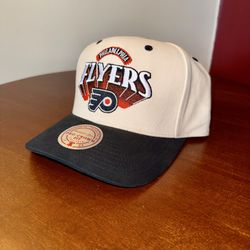 Mitchell & Ness Philadelphia Flyers Pro Crown Fit White Vintage Style SnapBack
