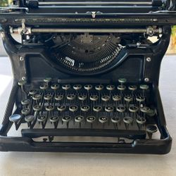 Antique Typewriter 