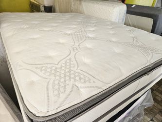 Mattress and box spring queen size