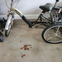 Kent Trycicle . Helmet , Lock, Pump Included