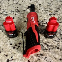 Milwaukee Ratchet and batteries (read description)