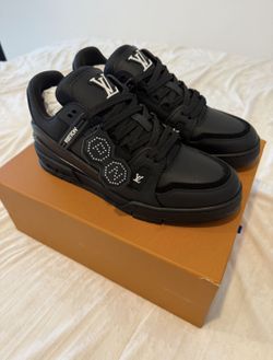 Lv trainee black