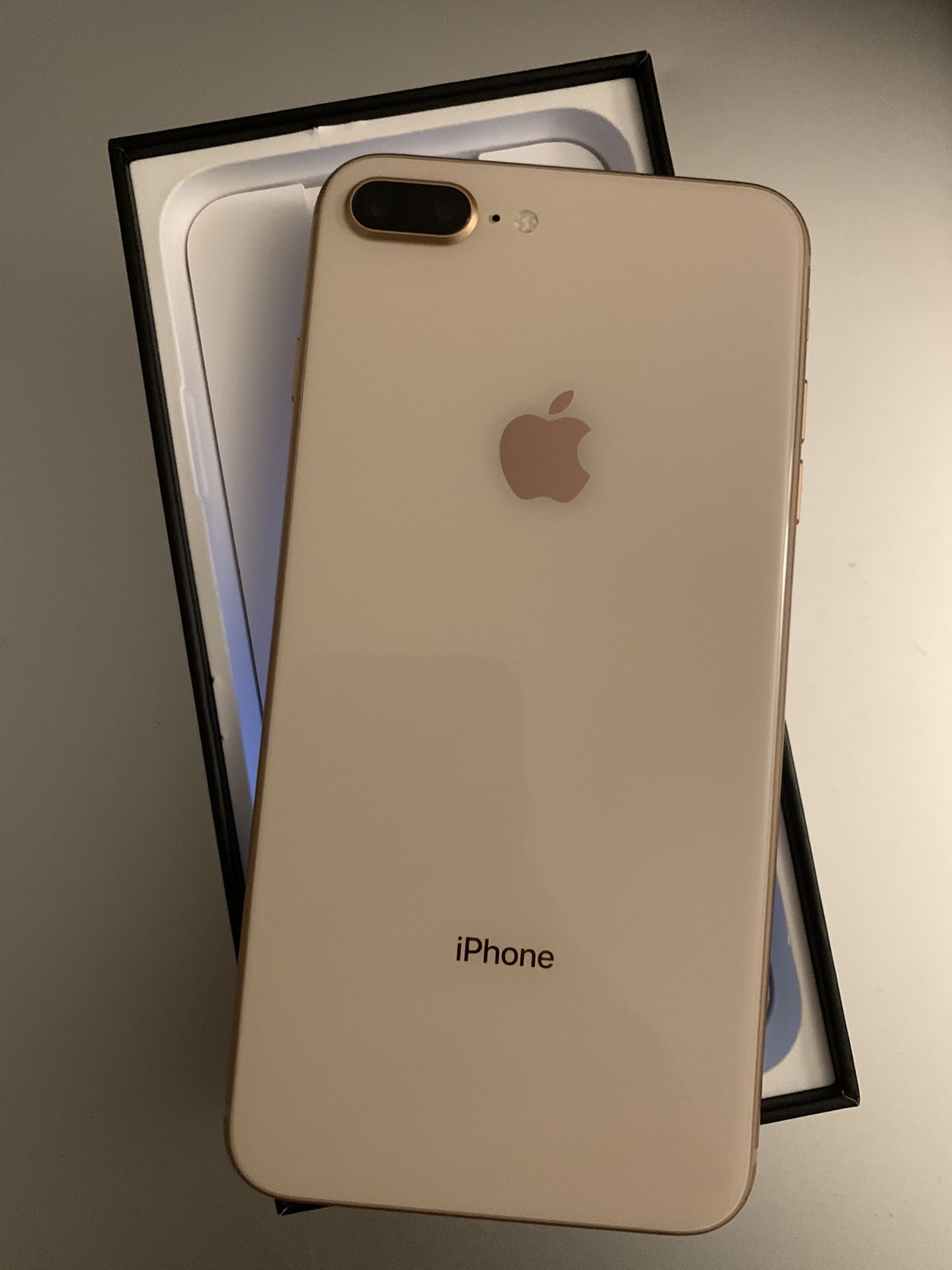 iPhone 8 plus ゴールド 64GB Amazon.com: Apple iPhone 8 Plus (64GB, Gold) [Locked] +