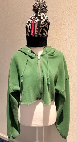 Brandnew with tag FashionnovaGreen Cropped Zip-Up Hoodie