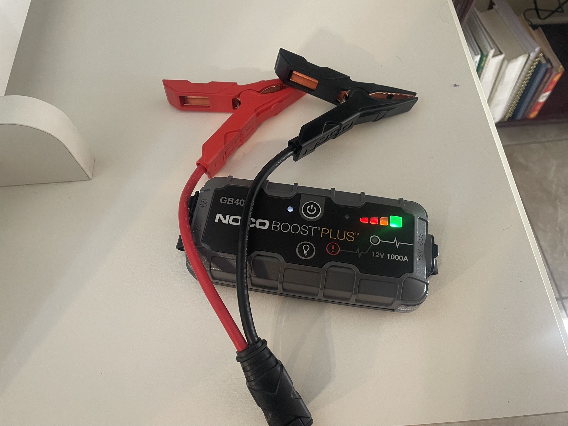 Portable Jump Starter / Battery Pack