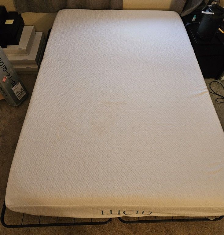 FREE Full Size Bed/Frame (PICKUP ONLY)