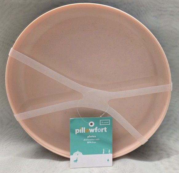 Pillow Fort Plates 6 Count BPA Free New With Tags