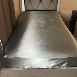 Twin Size Bed With Mattress