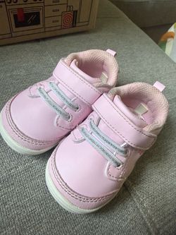 Pink Stride Rite 360 toddler shoes