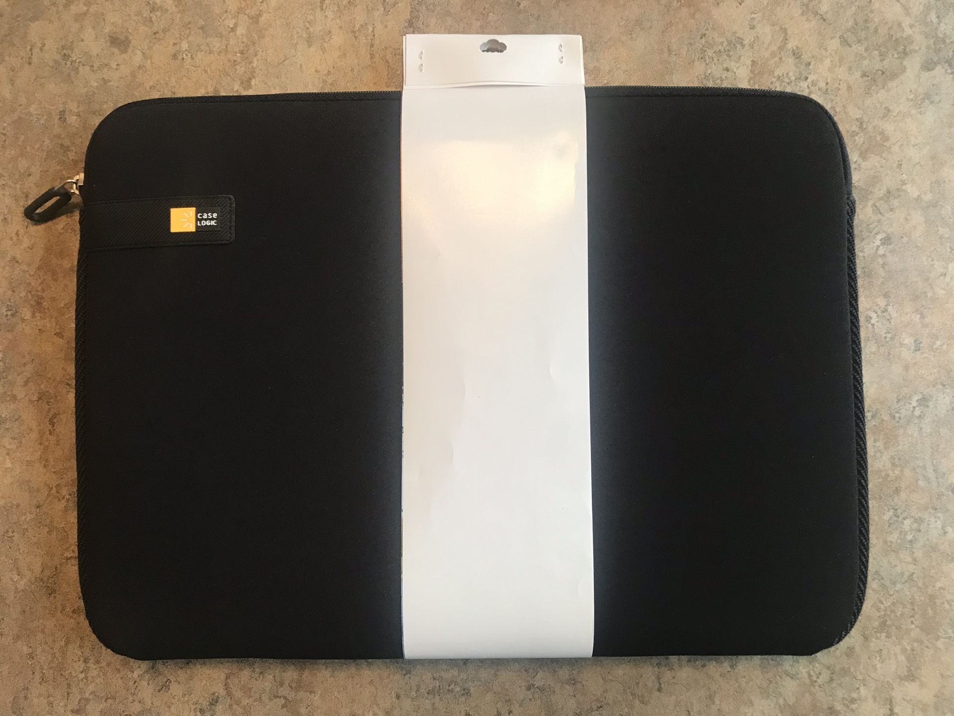 New Black CaseLogic Soft Padded Protective Slip Sleeve Case for Laptop